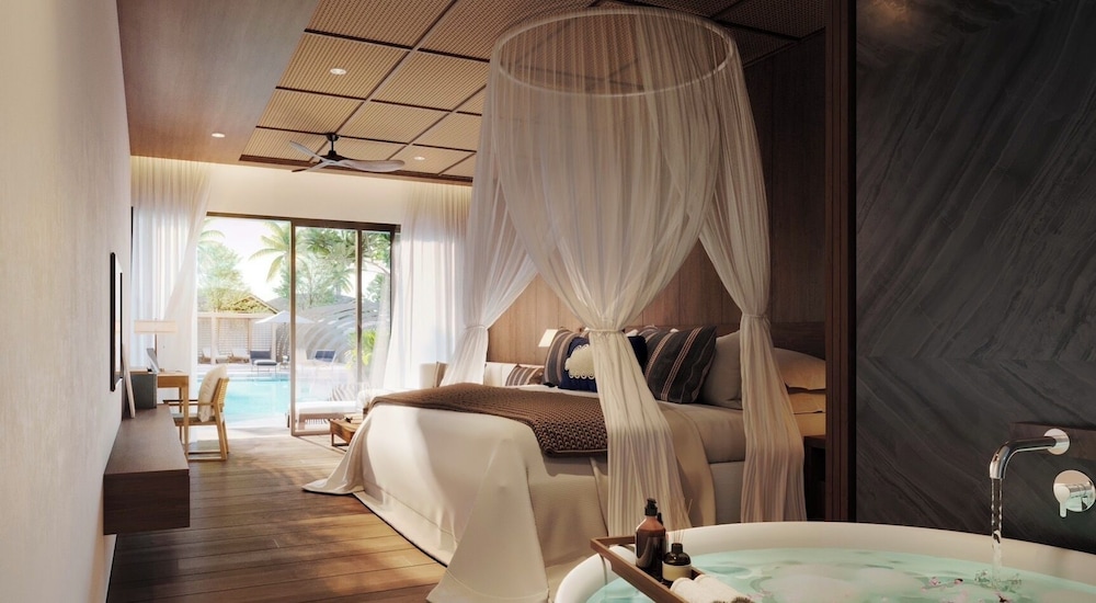 Superior Room, Pool View