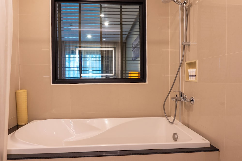 Deluxe Twin Room - Photo 6
