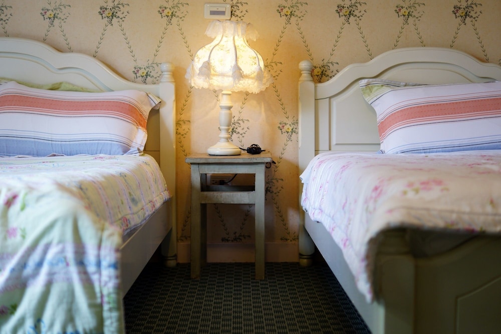 Basic Triple Room, Mountainside photo 3