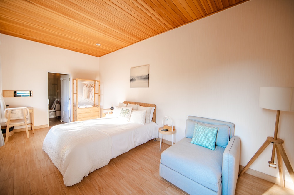 Two Bedroom Suite with Kitchen (Breakfast Included, Dinner Not Included) - Photo 39