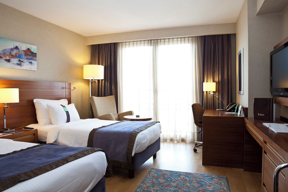 Standard Room, 1 King Bed, Smoking