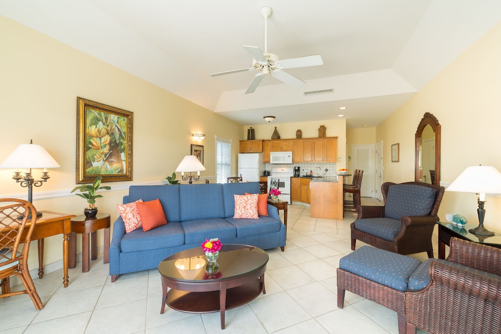 Family Room (4 Persons/ 1 double and 2 single) photo 3