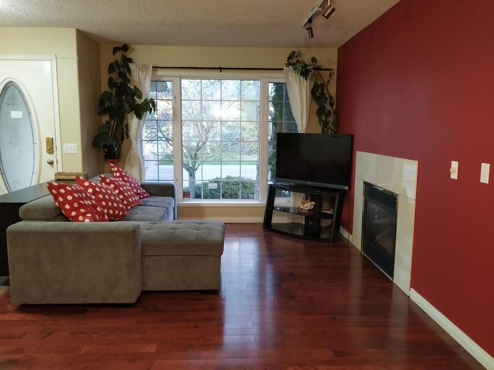 Classic Triple Room (1 Queen Bed and 1 Twin Bed) photo 2