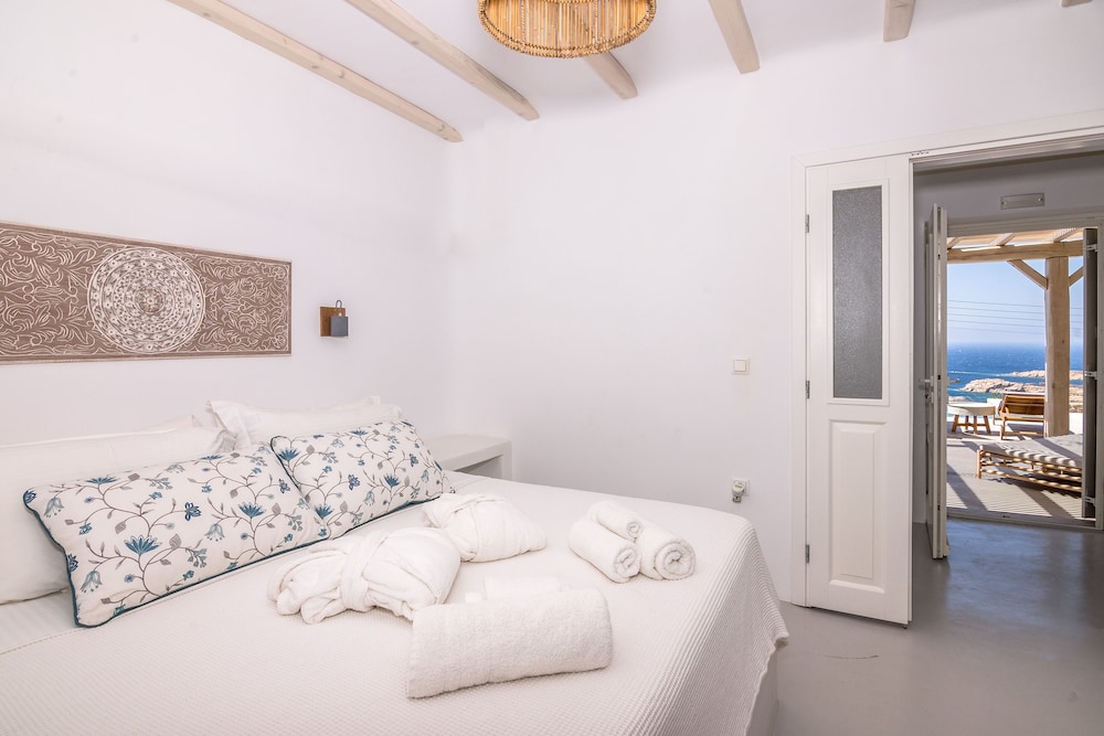 Suite, Private Pool, Sea View (Platinum) photo 1