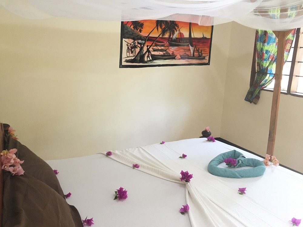 Standard Bungalow, 1 Queen Bed, Non Smoking, Garden View (5) photo 3