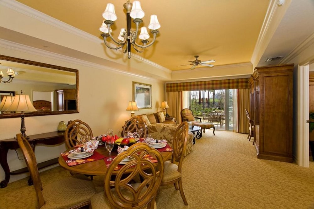 Condo, 3 Bedrooms (1114)