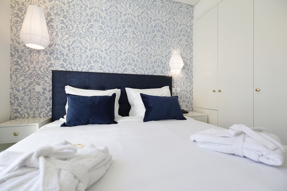 Double or Twin Room, Balcony (Street View) thumbnail 6