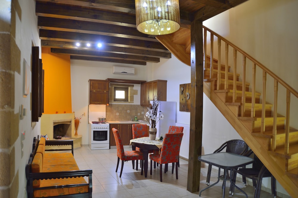 Comfort Villa, 2 Bedrooms, Mountain View (Kamelia) photo 3