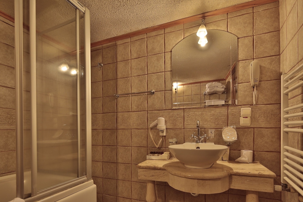 Deluxe Room - Photo 18