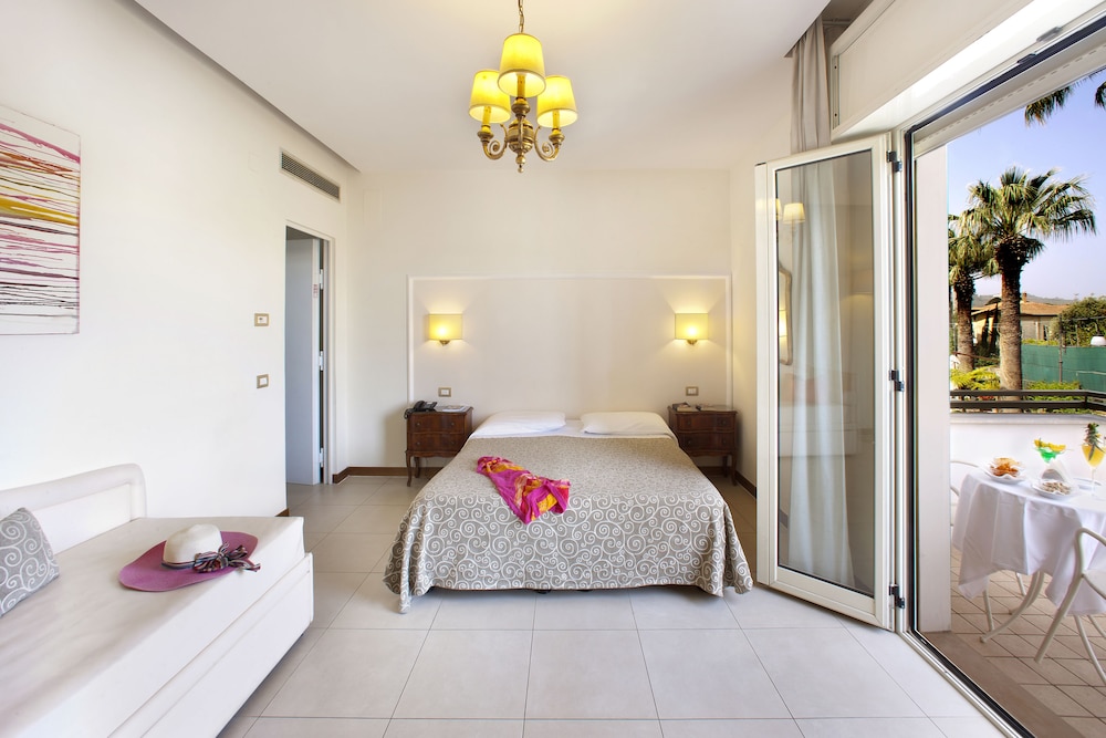 Classic Quadruple Room, Balcony