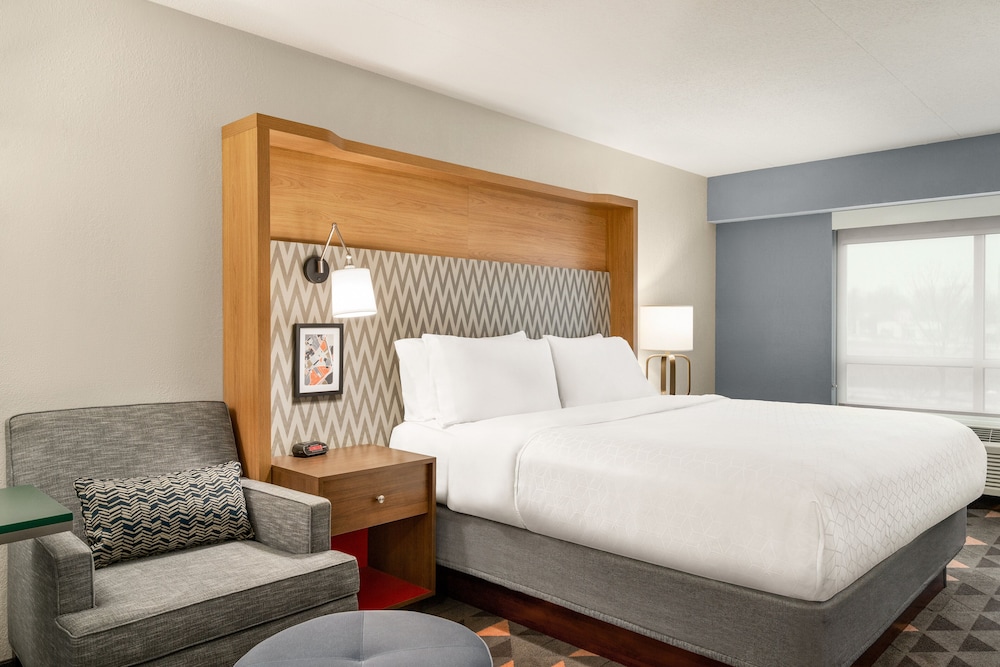Standard Room, 1 King Bed, Accessible (Communications, Accessible Tub) - Photo 3
