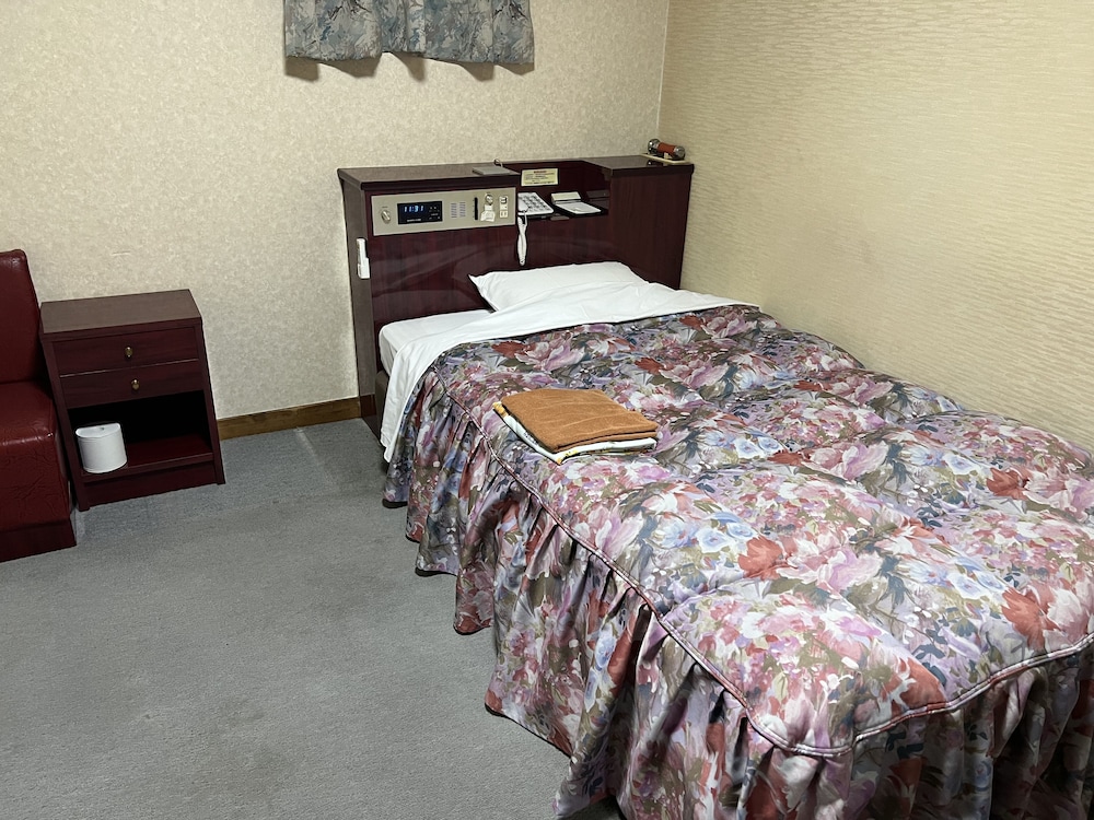 Business Single Room, 1 Twin Bed, Smoking, Bathtub