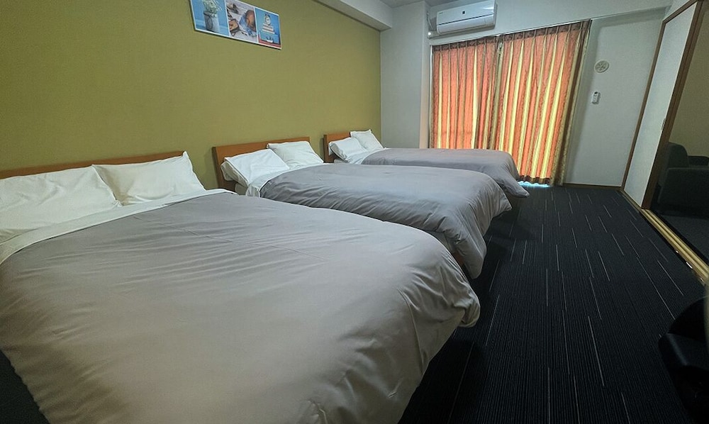 Basic Triple Room, 3 Bedrooms - Photo 1