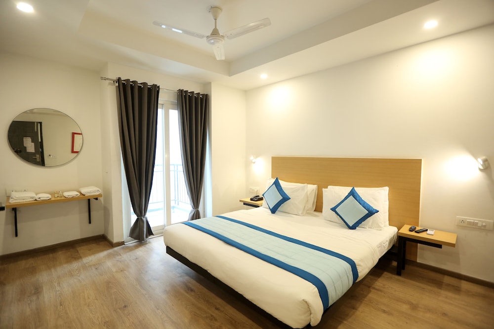 Deluxe Room - Photo 9