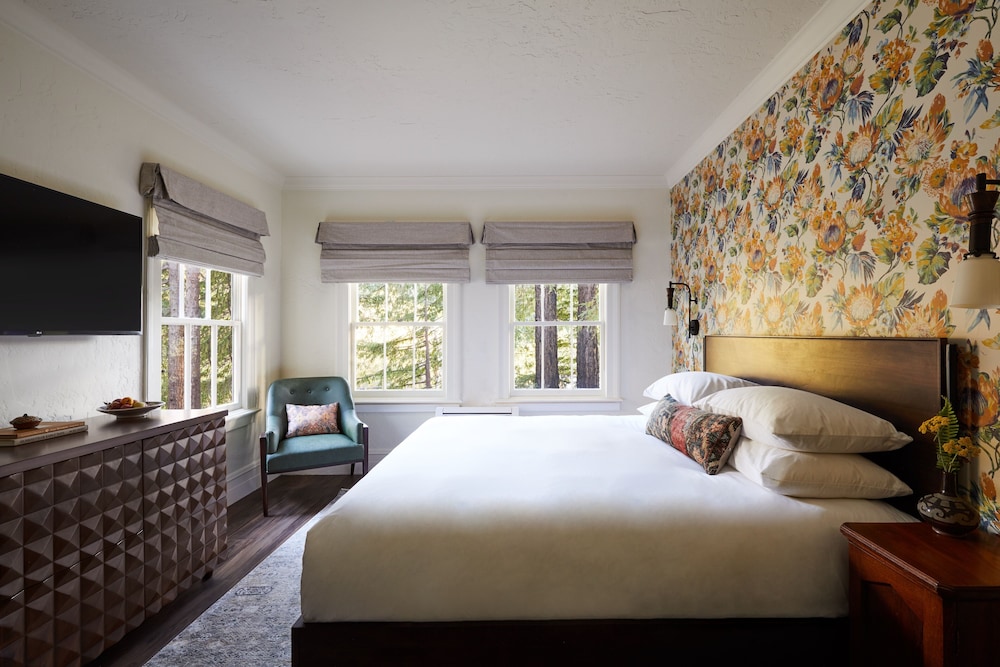 Room, 1 King Bed (Belden House) photo 1