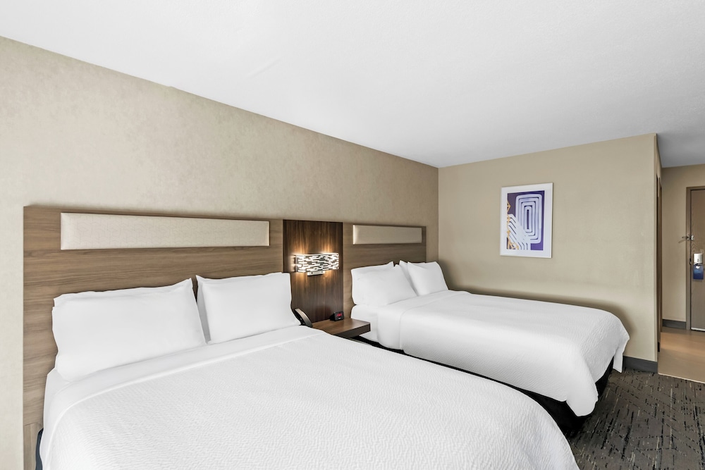 Standard Room, 2 Queen Beds - Photo 1