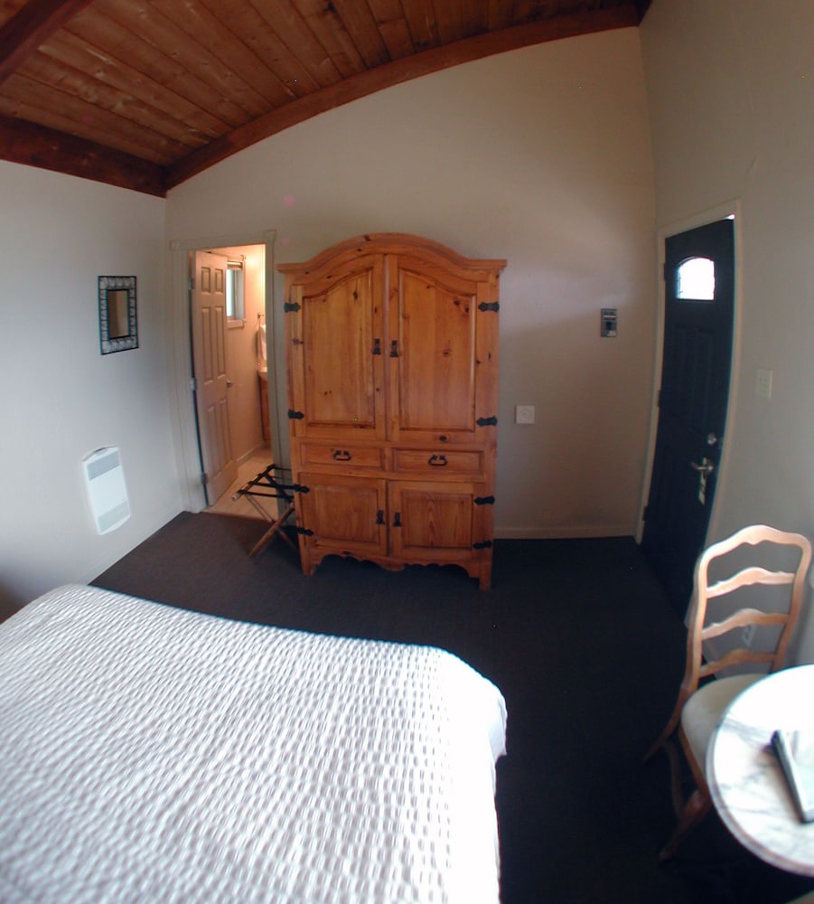 Standard Room photo 2