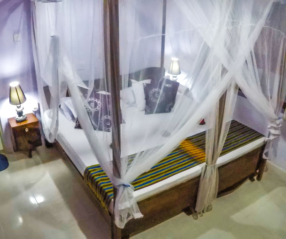 Basic Double or Twin Room, Ensuite photo 1