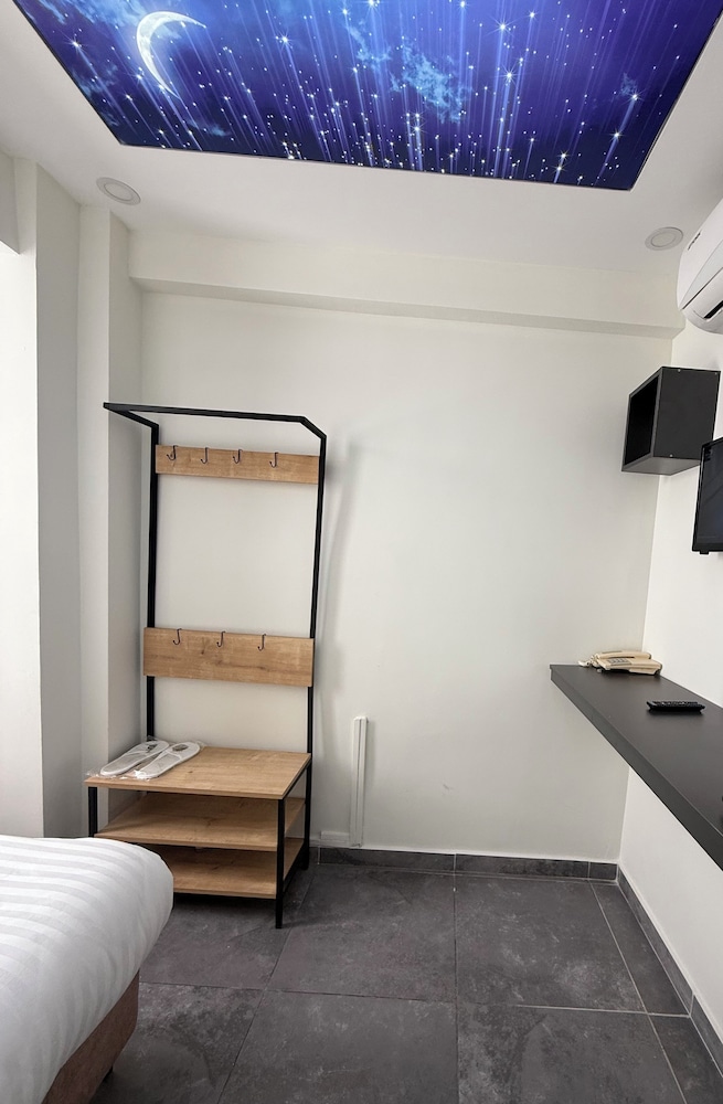 Economy Room - Photo 5