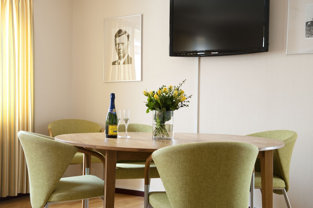 Suite, 1 Bedroom photo 2