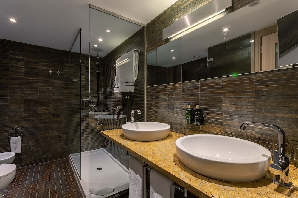 The Level, Premium Room - Photo 3