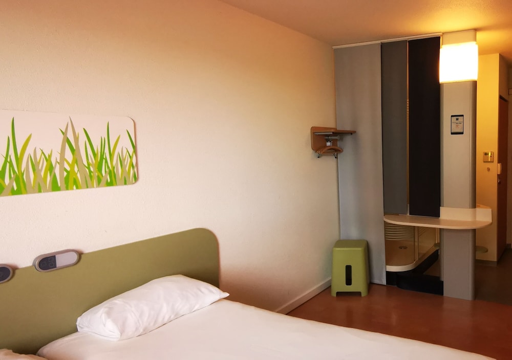 Triple Room, Multiple Beds