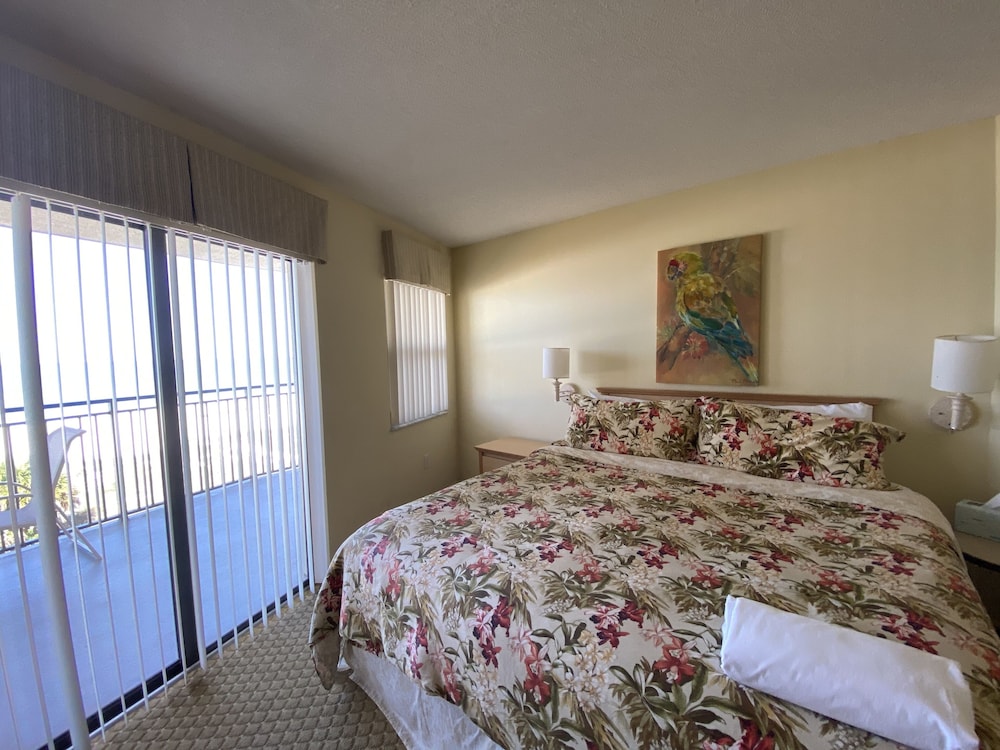 Gulf Front Condo 402 photo 2