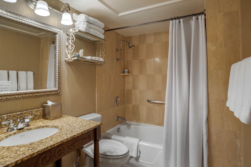 Premier Room, 1 Queen Bed, Balcony - Photo 2