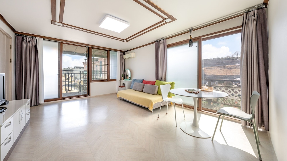 Basic Room, 1 Bedroom (Main Building Room 206)