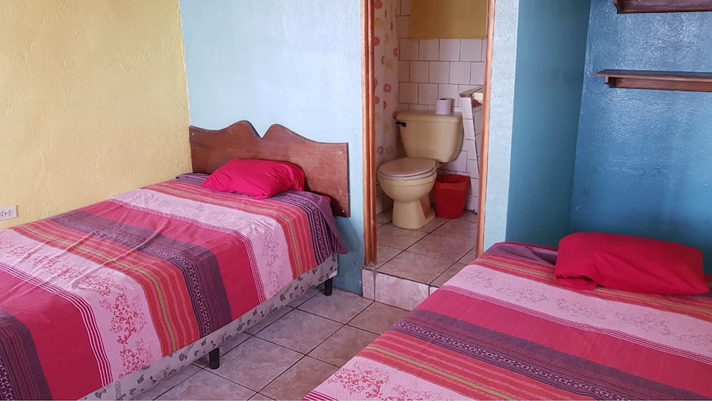 Deluxe Double Room, Multiple Beds, Non Smoking (A/C) photo 3