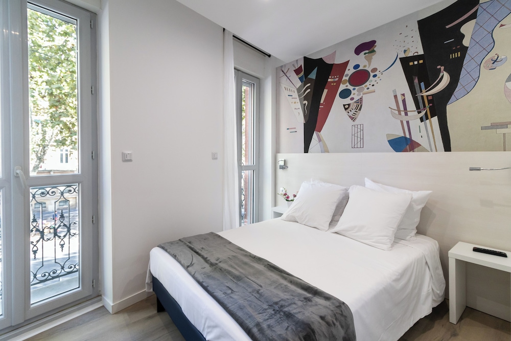 Deluxe Double Room, Balcony, City View photo 1