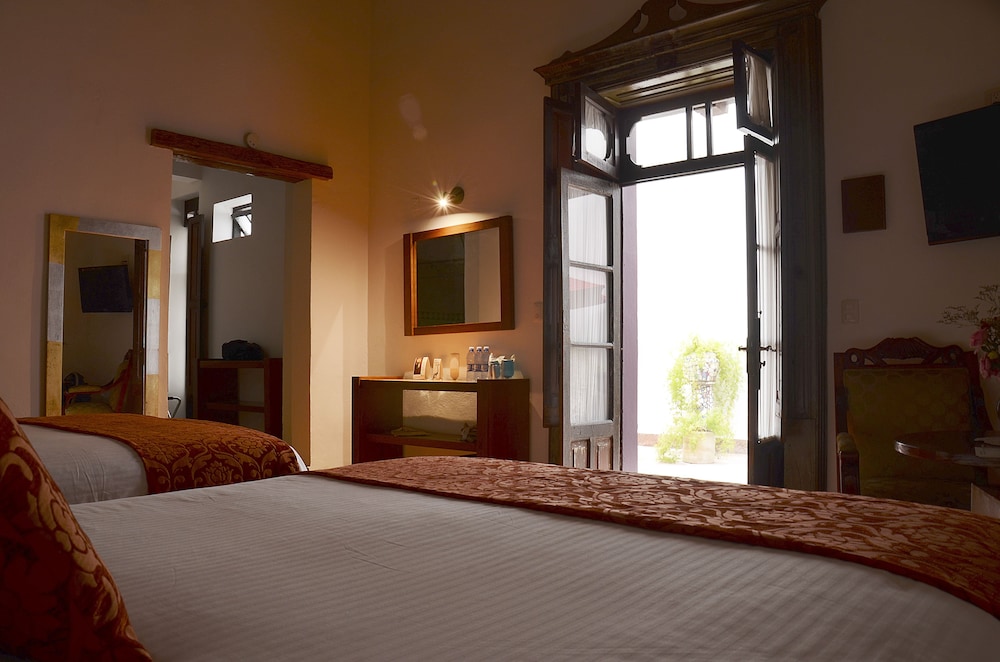 Suite - Photo 4