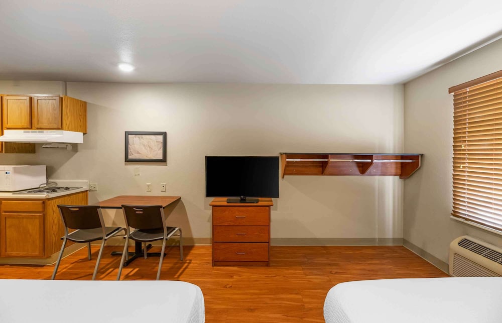 Standard Studio, 2 Double Beds, Non Smoking, Refrigerator & Microwave photo 2