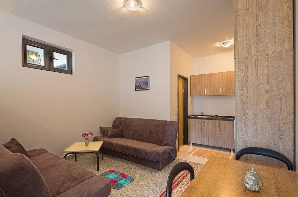Family Studio - Photo 5