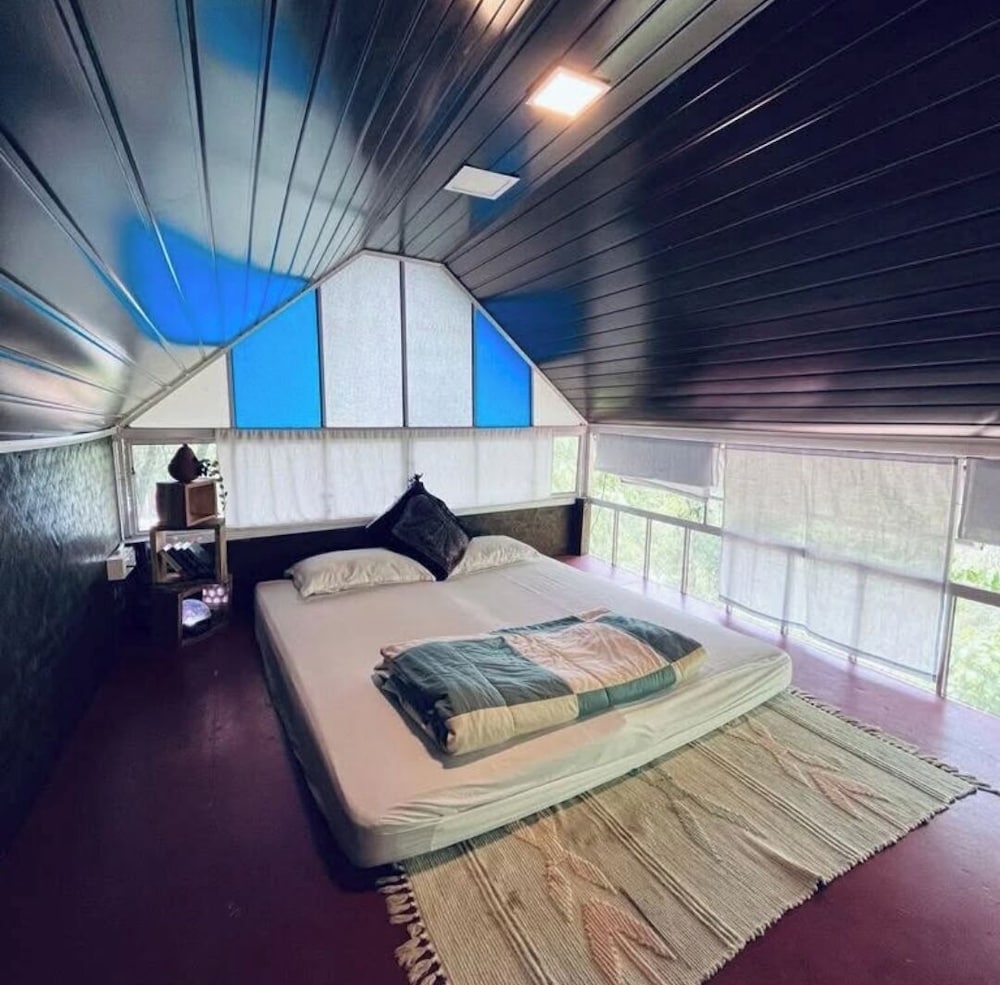 Luxury Cottage, Balcony, River View photo 1