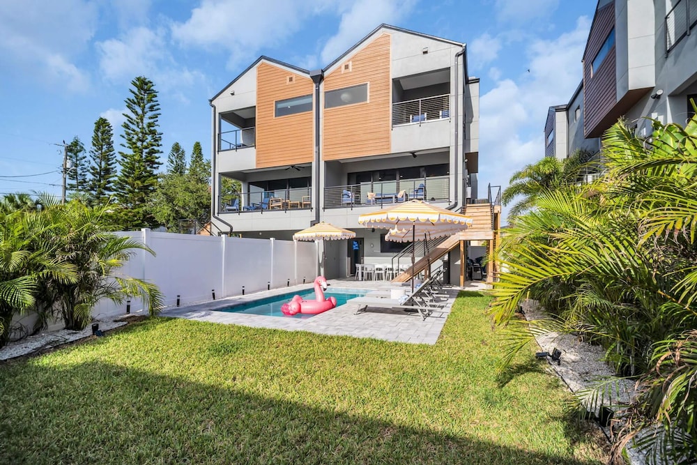 NEW 4 Bed 3 Bath Heated Salt Pool Walk2beach, Foto 37