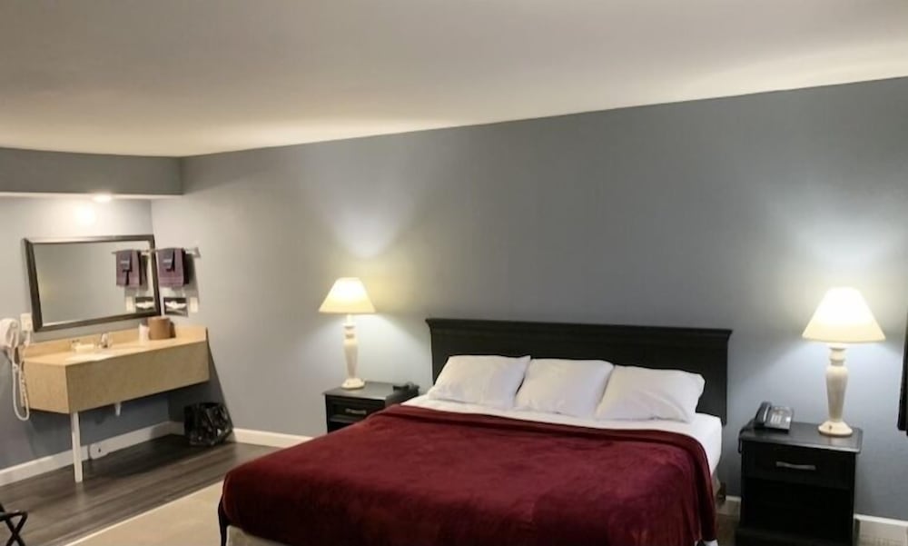 Standard Room, 1 King Bed