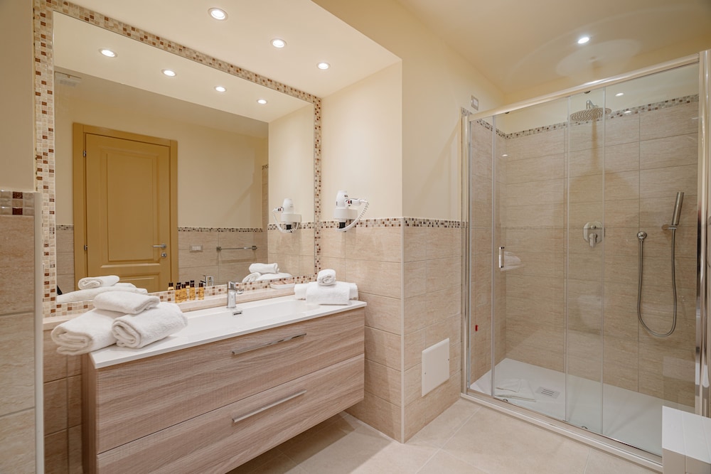 Family Triple Room - Photo 3