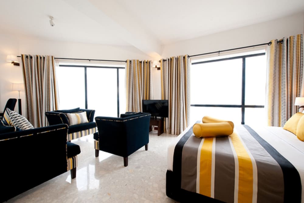 Premier Suite with Ocean View photo 2