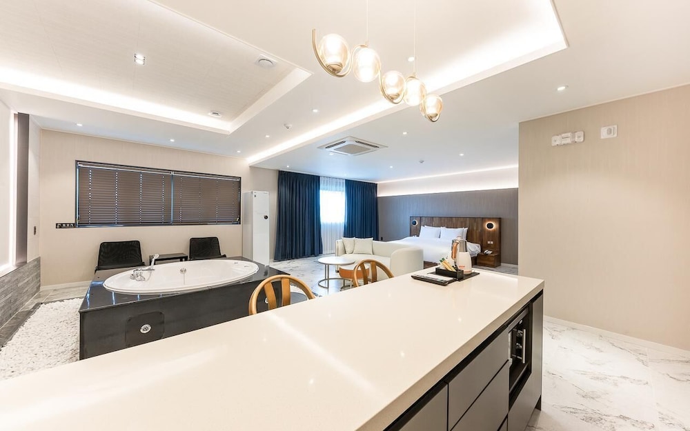 Suite King Avenue - Spa - Photo 11