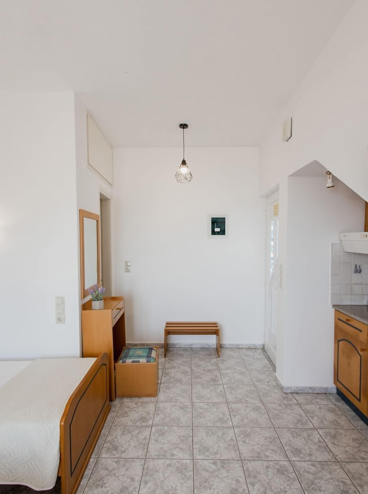 Panoramic Studio, 2 Twin Beds, Balcony, Sea View photo 1