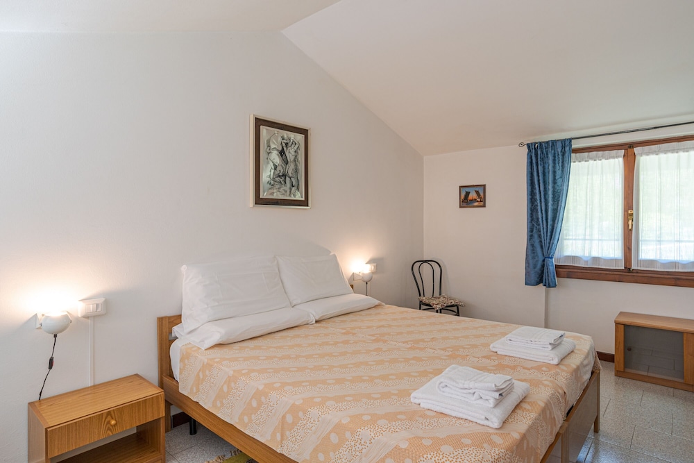 Honeymoon Apartment, Multiple Bedrooms, Mountainside (CO.RI. Appartamenti 3)