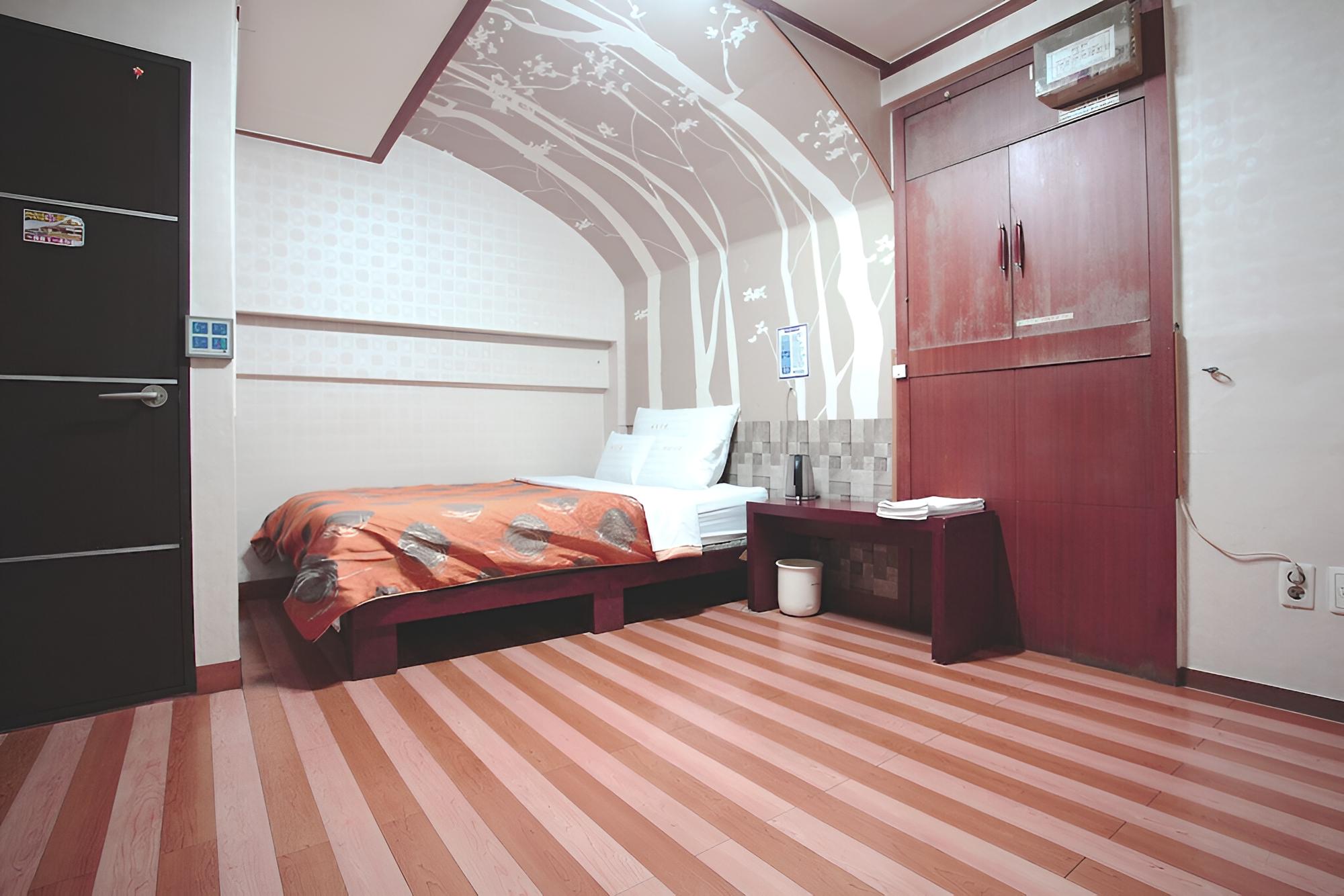 Room (Semi-Special Room) - Photo 2