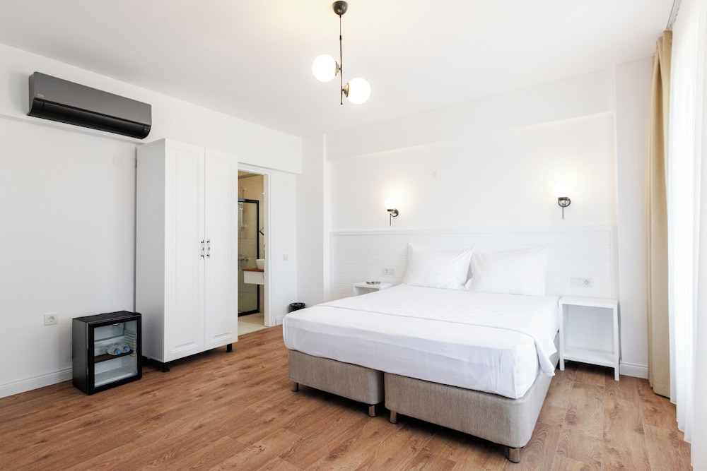 Standard Triple Room photo 2