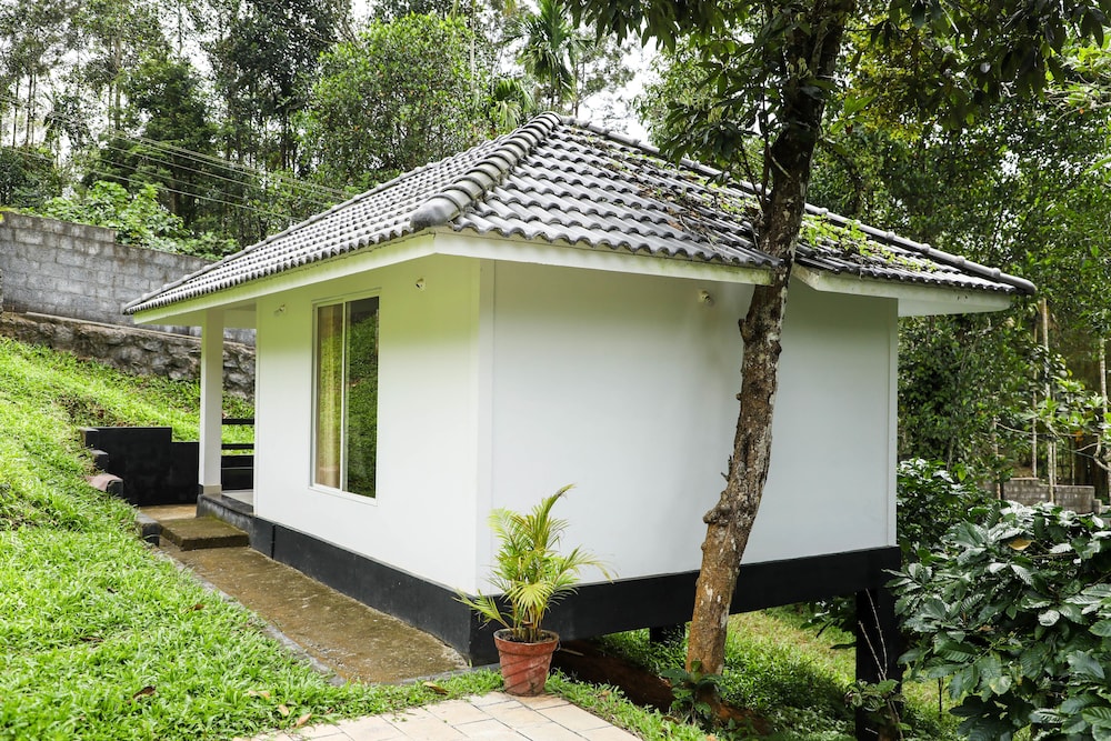 Premium Cottage, 1 Queen Bed, Non Smoking, Garden View photo 2