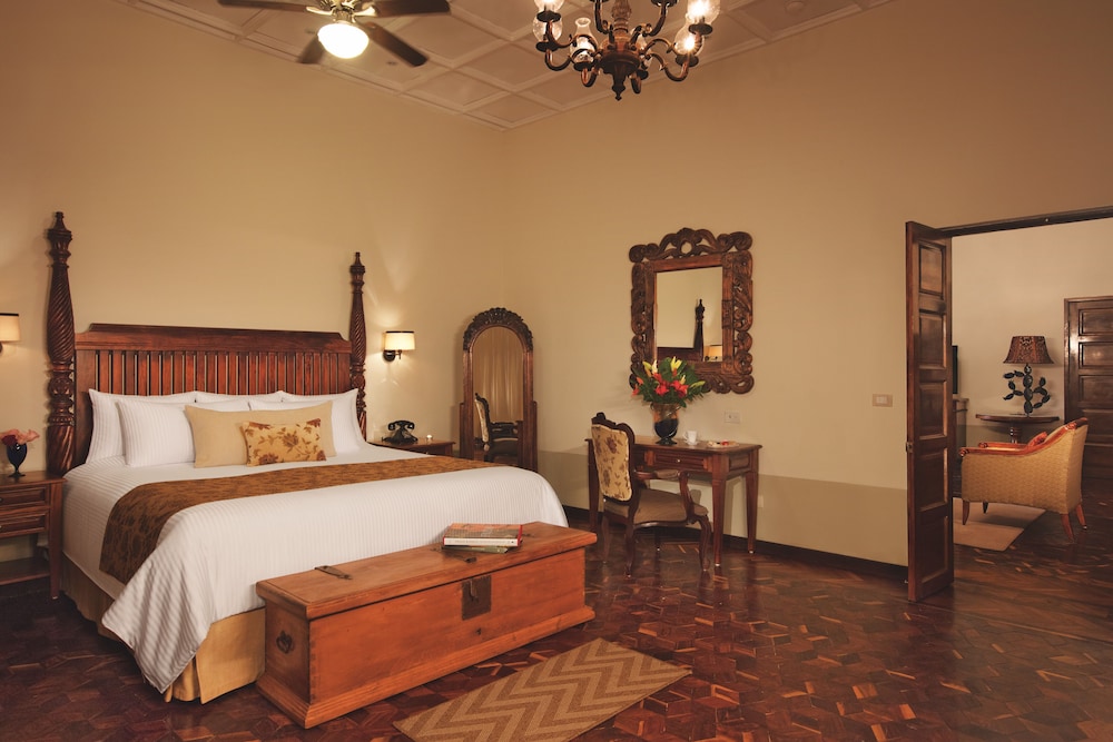 Preferred Club Hacienda Presidencial Suite