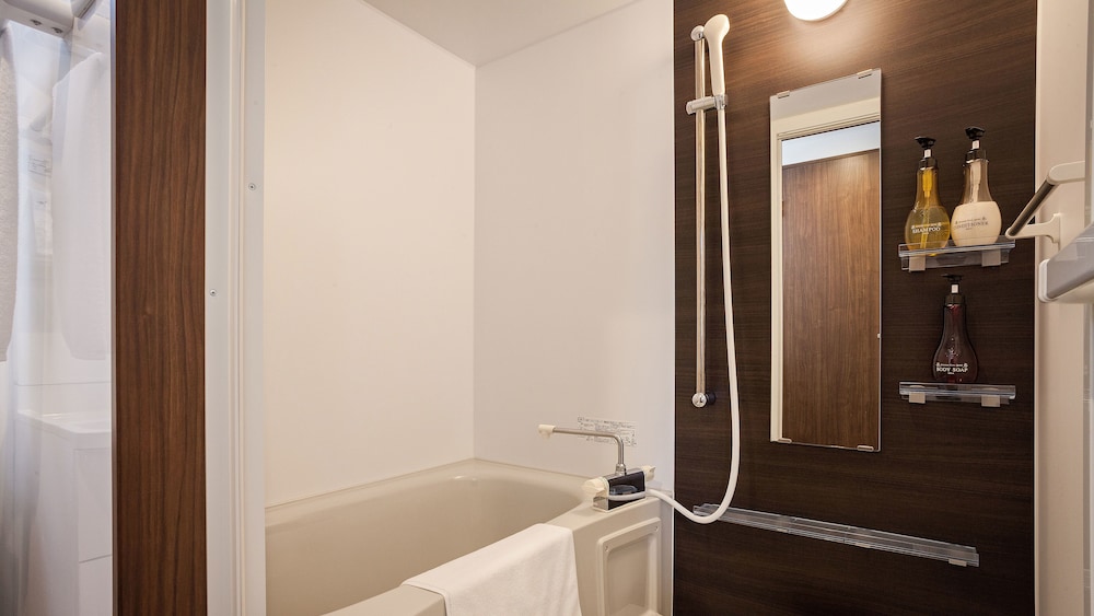 Large Twin Room - Photo 6