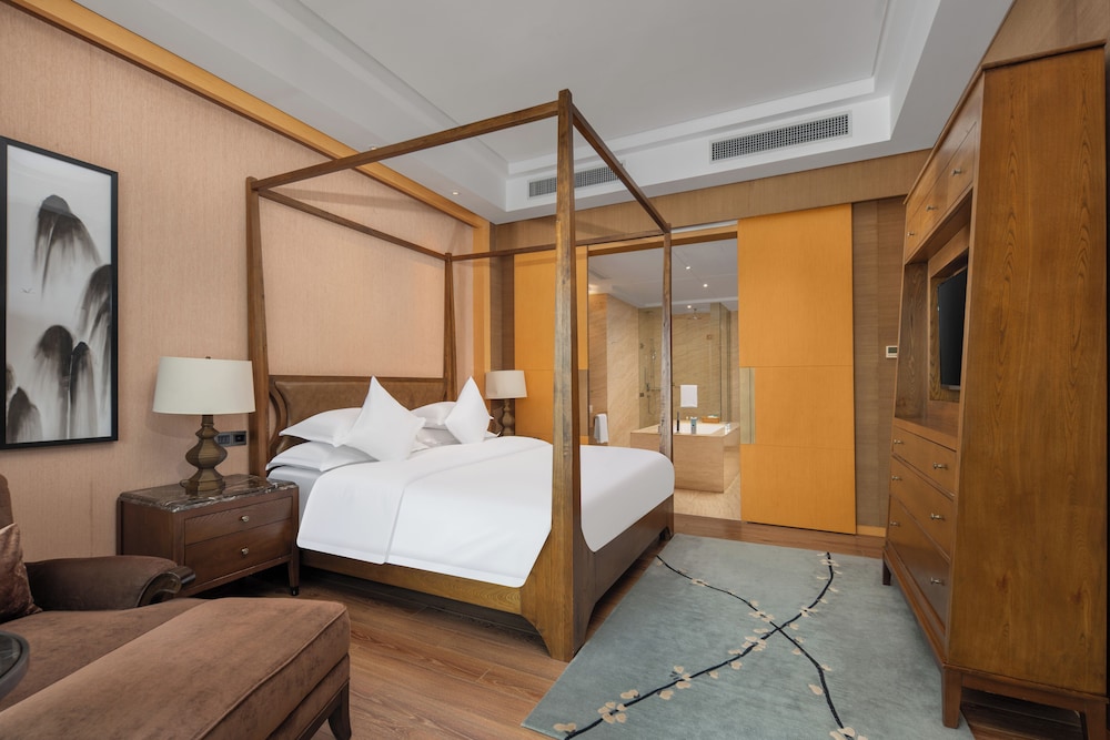 Luxury Suite photo 1