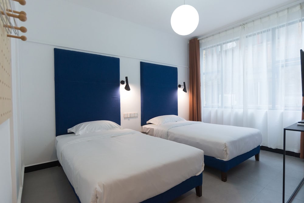 Standard Twin Room photo 3