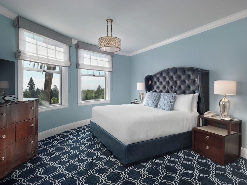 Deluxe Room, 1 Queen Bed, Bay View - Photo 4